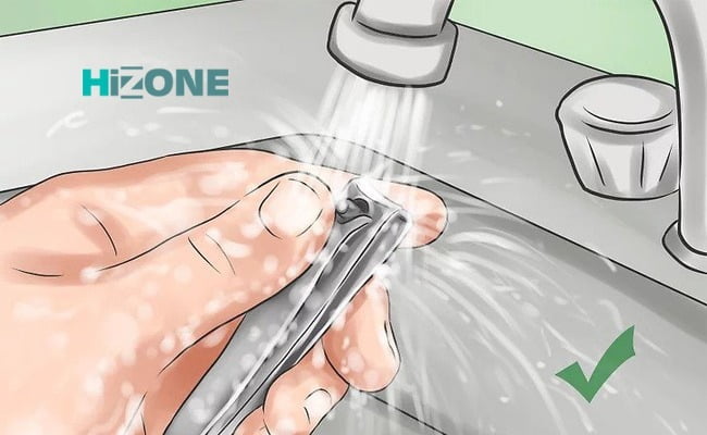 دست ناخن گیر شیر آب