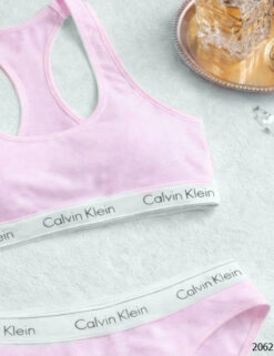 Alternative view of ست نیم تنه و شورت اسپرت کلوین کلین (یاسی)