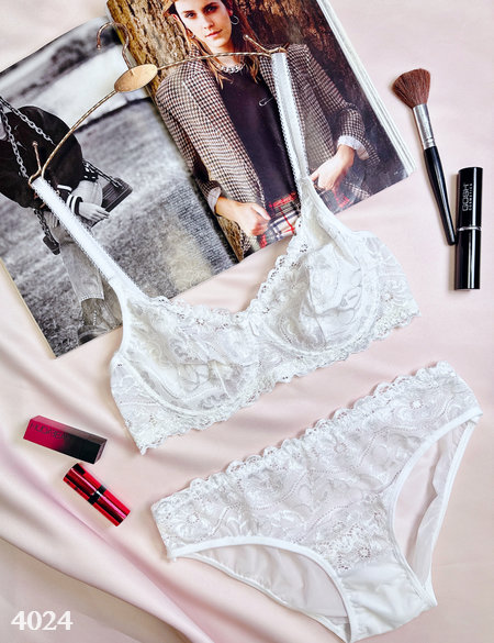 ست لباس زیر مدل آشواریا (سفید)